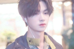 黄明昊娱乐圈吃瓜事件,揭秘明星背后的吃瓜真相